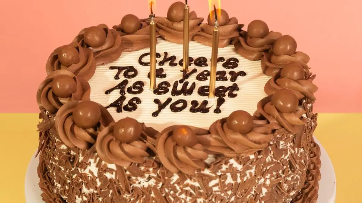 Cake Box – eggless cake shop in Exeter town centre
